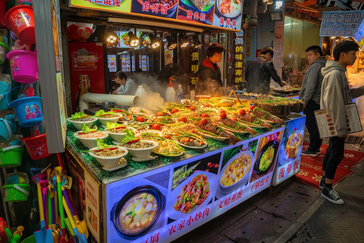 night-market-street-food-in-xiamen-china-33861060
